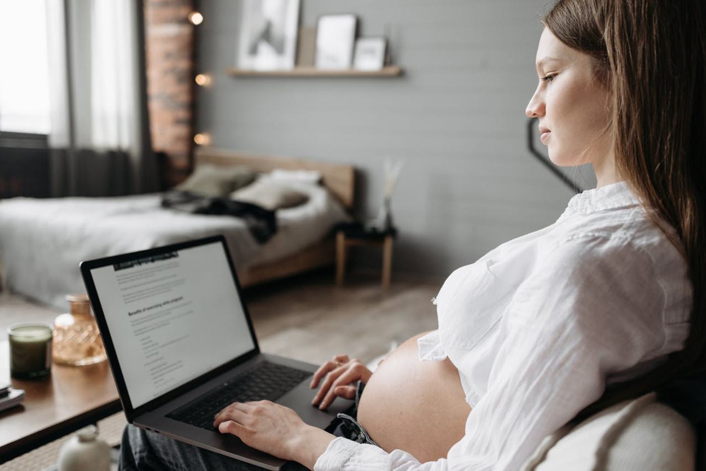 Pregnant Mom Job Blogging