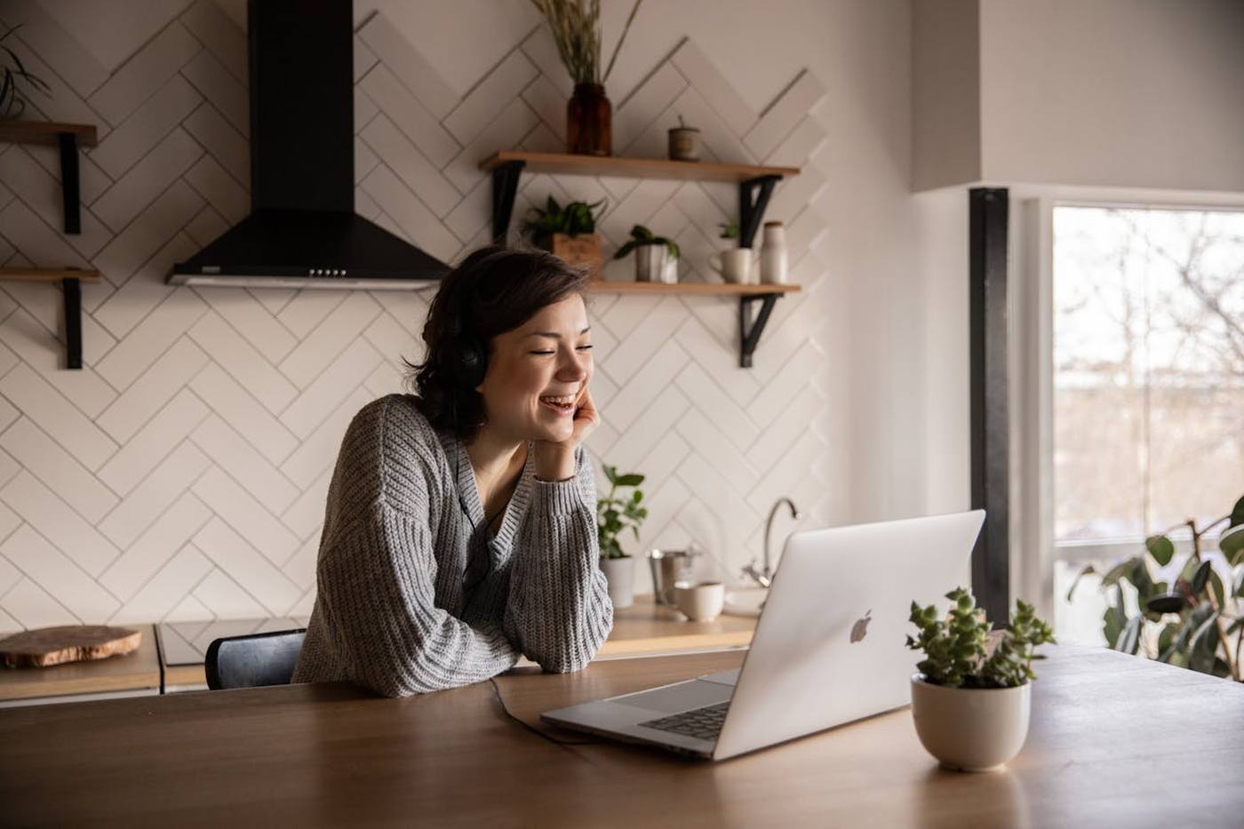 Pregnant Mom Job Teaching English Online