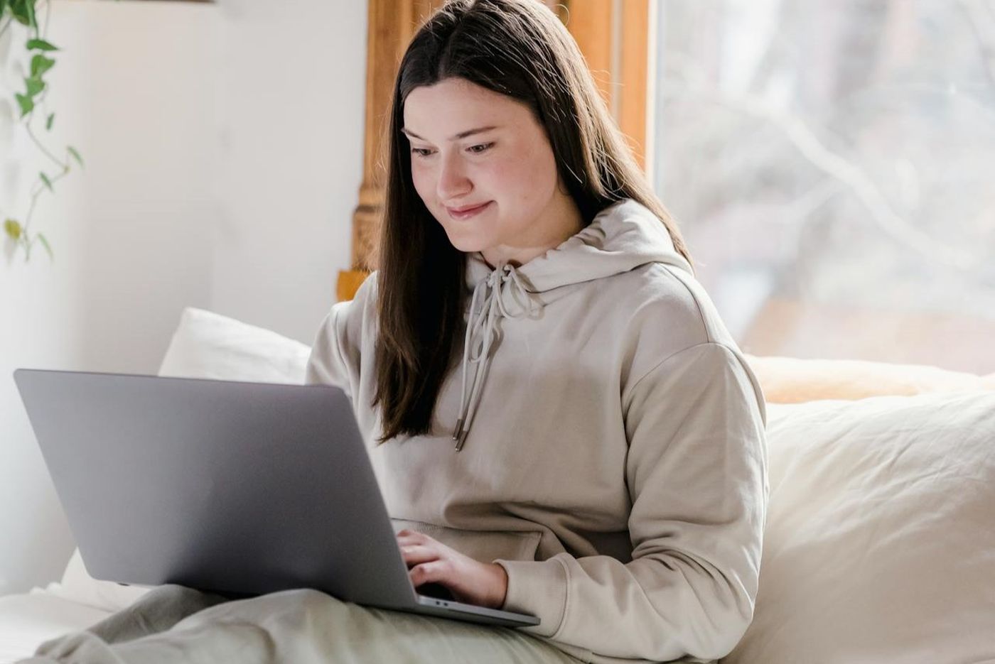 Pregnant Mom Job Travel Agent