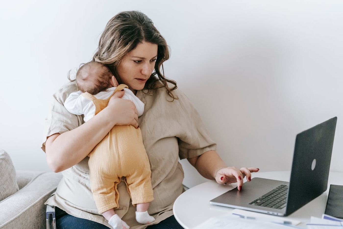 Pregnant Mom Job Upselling Furniture