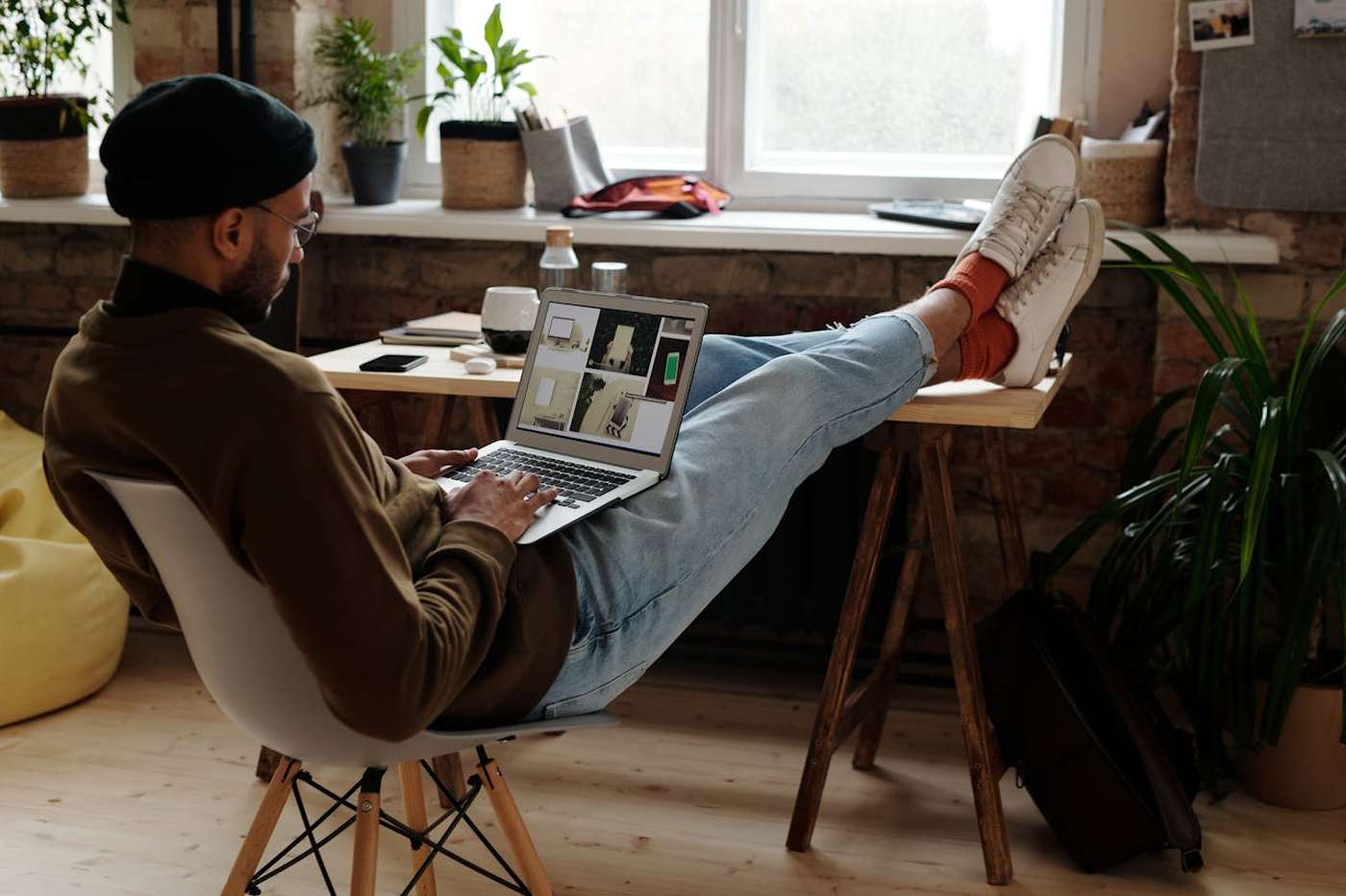 Solopreneur Business Graphic Design & Illustration
